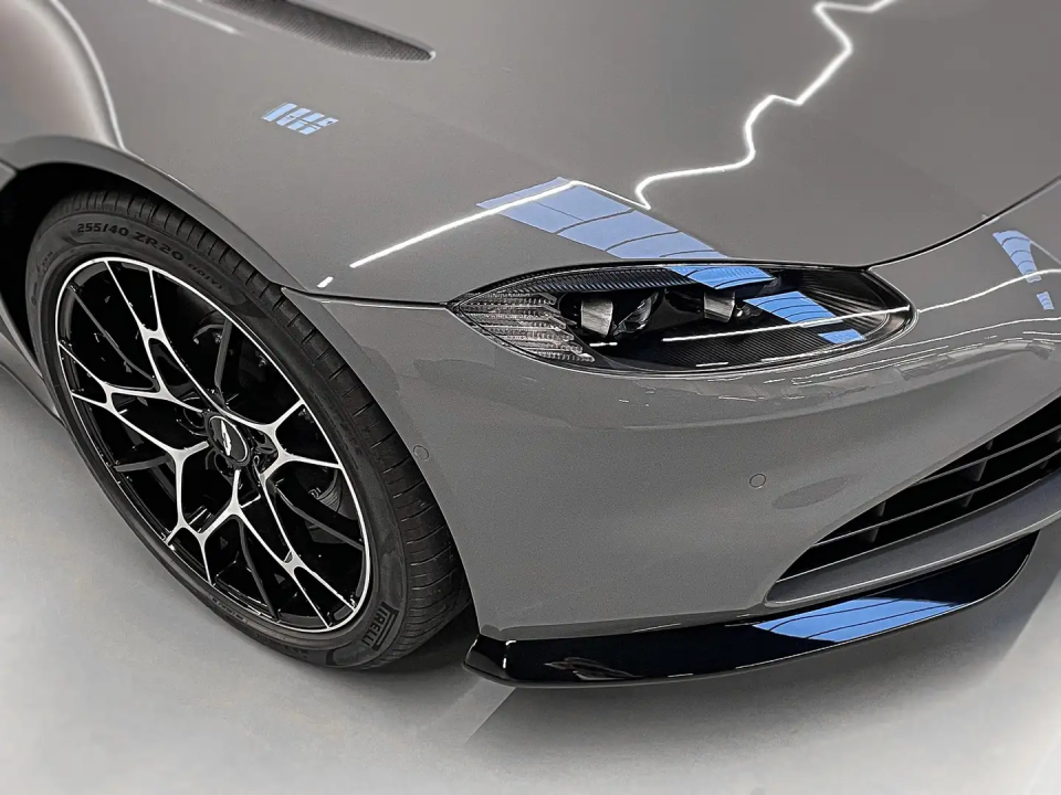 Aston Martin Vantage V8 Coupe - foto 7