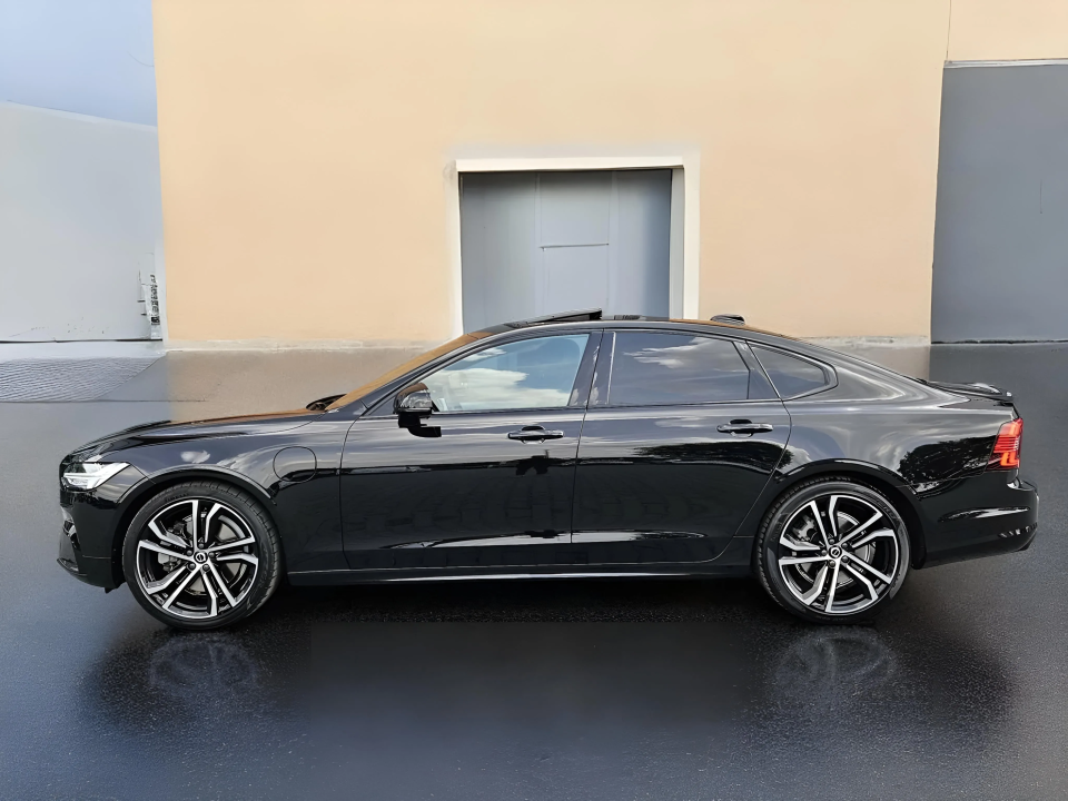 Volvo S90 T8 Recharge AWD R-Design (5)