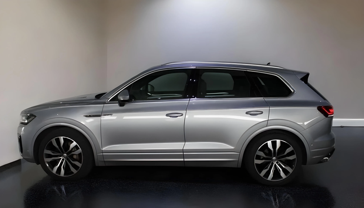 Volkswagen Touareg 3.0 TDI 4MOTION R-Line (4)