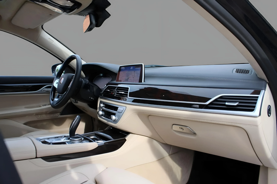 BMW Seria 7 745e PureExcellence - foto 8