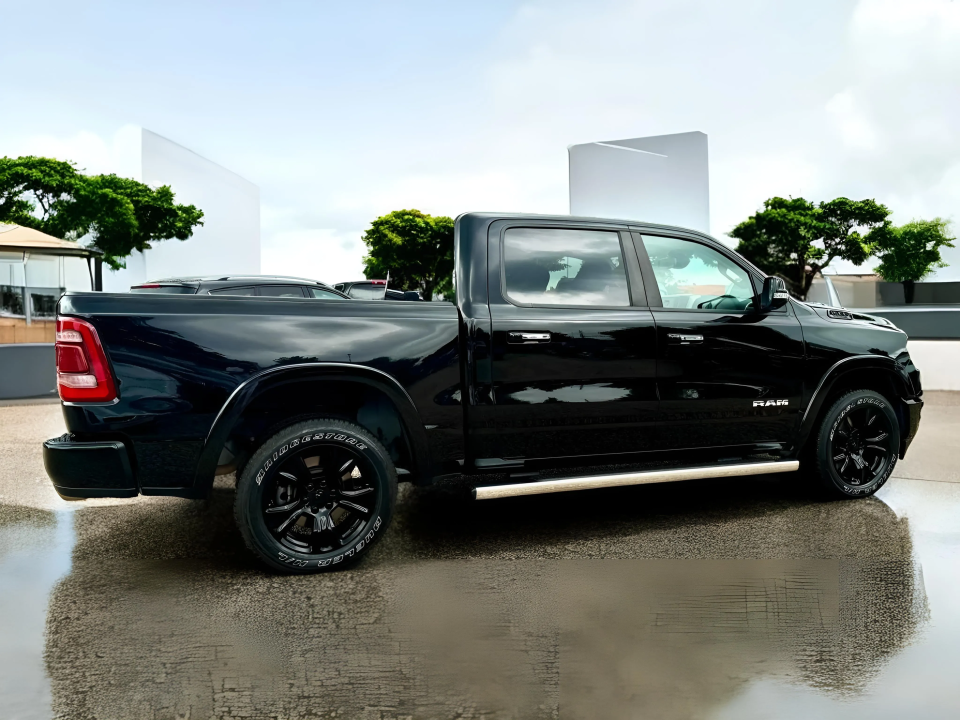 Dodge RAM 1500 Laramie 5.7 Crew Cab 4x4 - foto 7