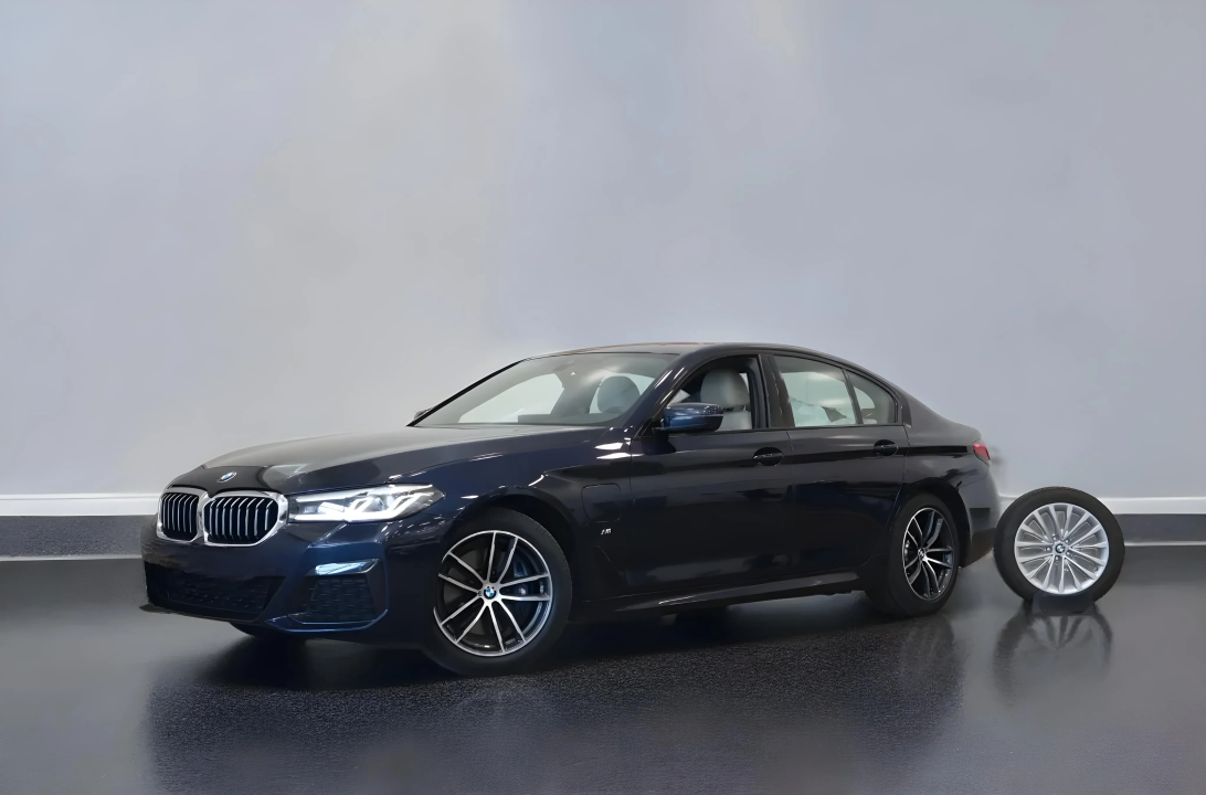 BMW Seria 5 530e xDrive Plug-in M Sport - foto 6