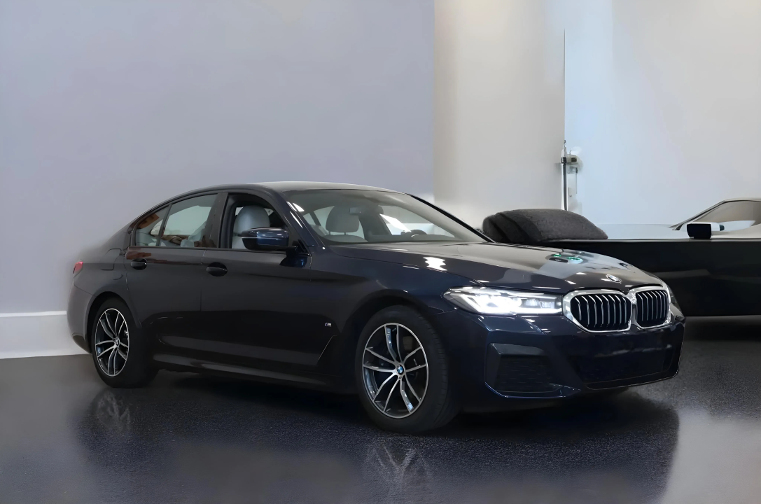 BMW Seria 5 530e xDrive Plug-in M Sport