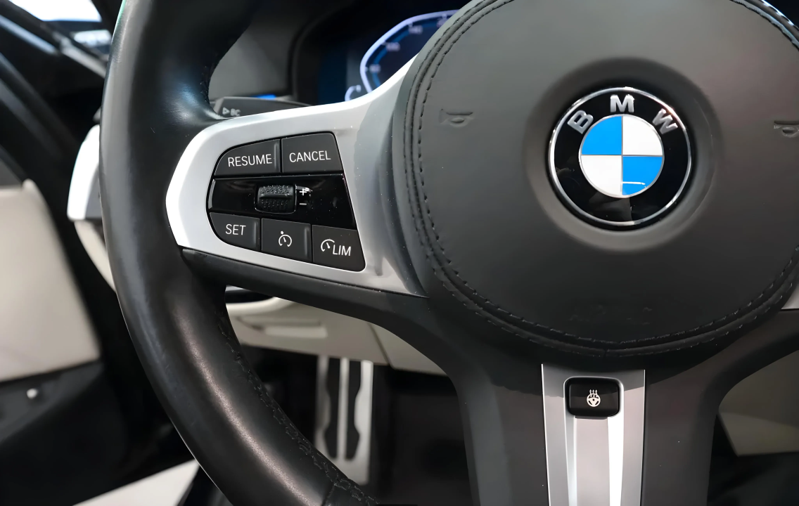 BMW Seria 5 530e xDrive Plug-in M Sport - foto 13