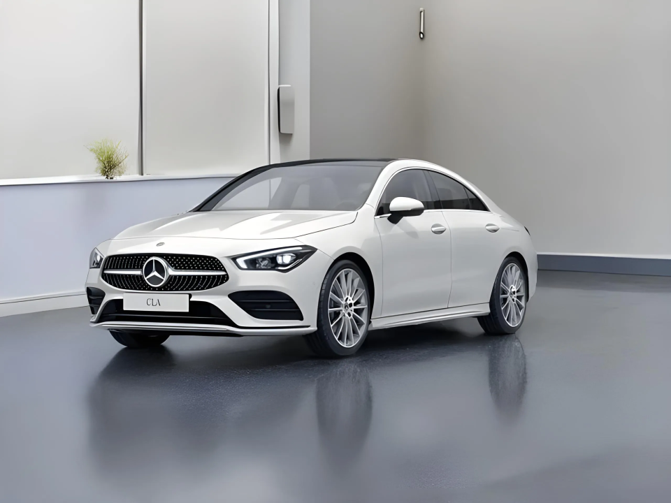 Mercedes-Benz CLA Coupe 250 4MATIC AMG Line (1)