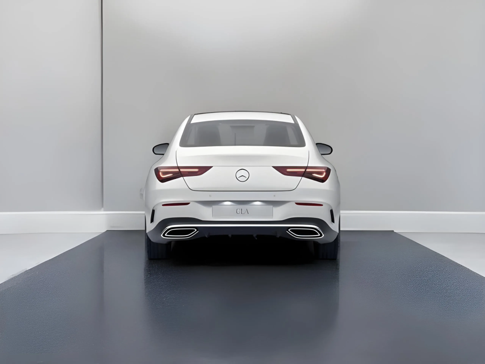 Mercedes-Benz CLA Coupe 250 4MATIC AMG Line (5)