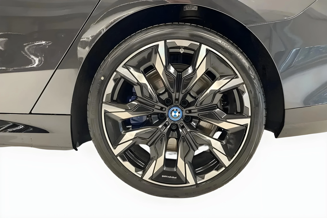 BMW Seria 5 550e xDrive M-Sport Pro - foto 17