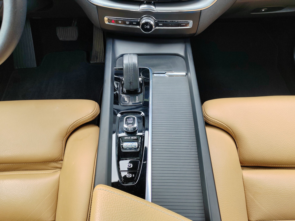 Volvo XC 60 T8 Recharge Business Executive - foto 24