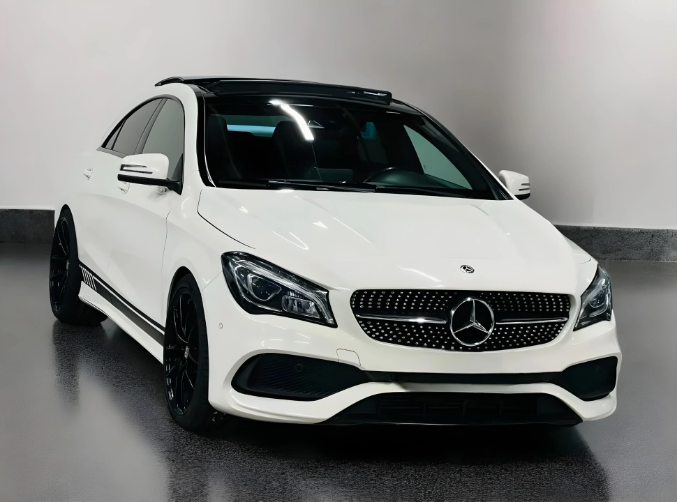 Mercedes-Benz CLA 200d 7G-DCT AMG Sport (1)