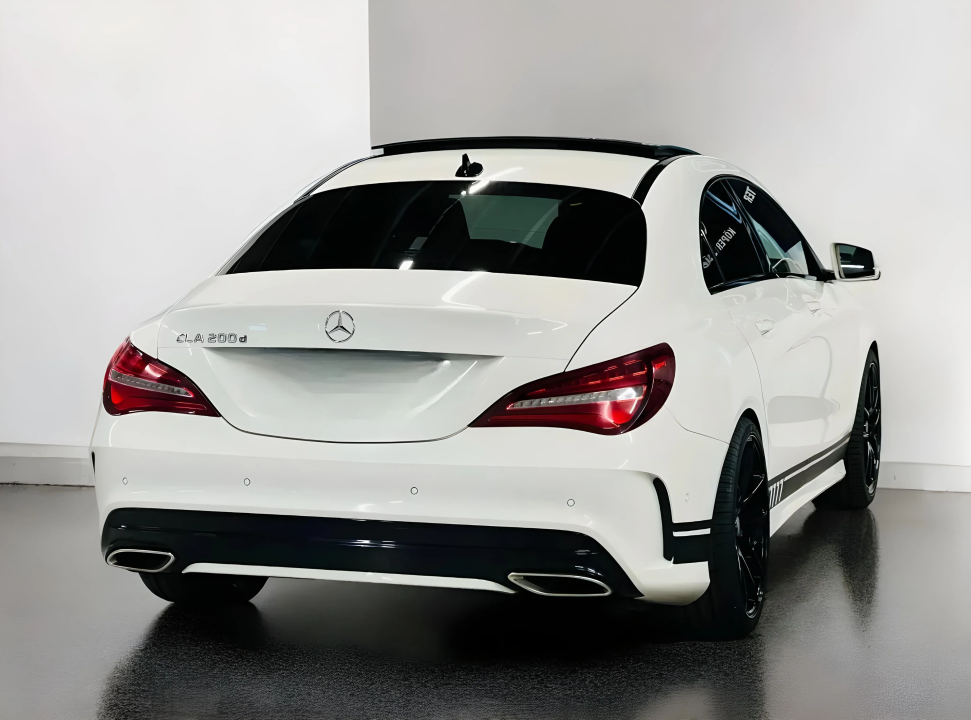 Mercedes-Benz CLA 200d 7G-DCT AMG Sport (2)