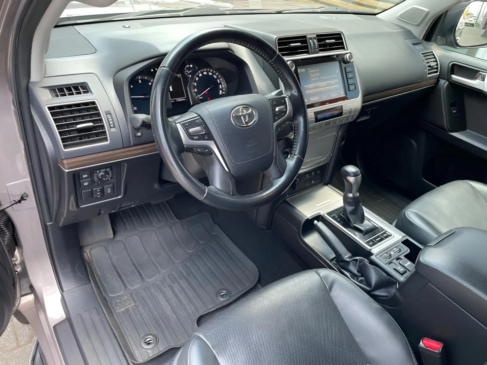 Toyota Land Cruiser 2.8 D-4D Executive - foto 10