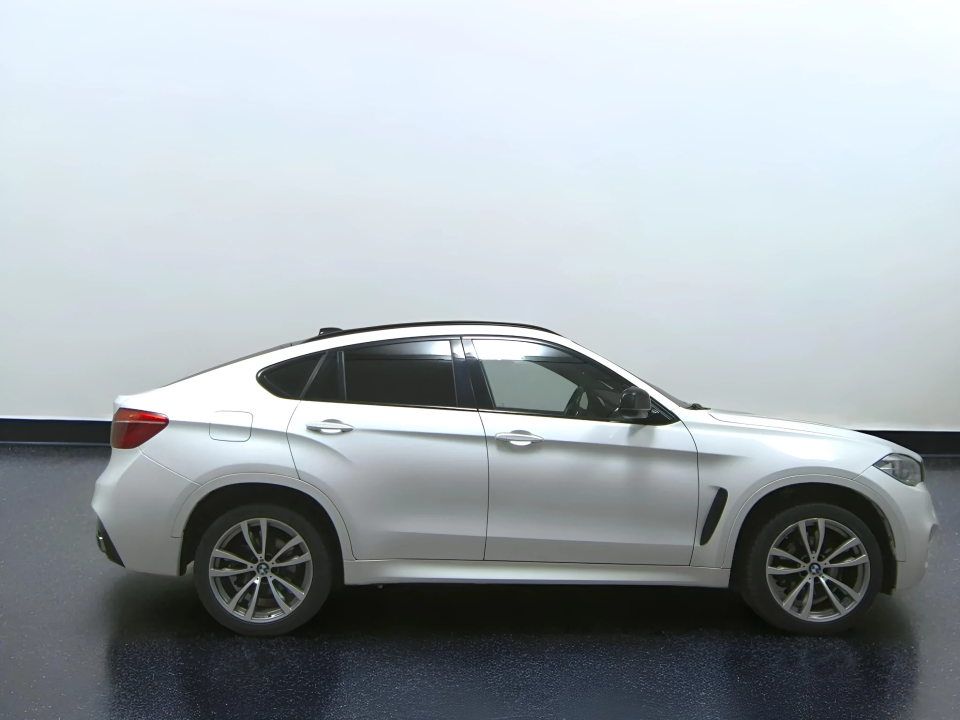 BMW X6 xDrive30d M-Sport (2)