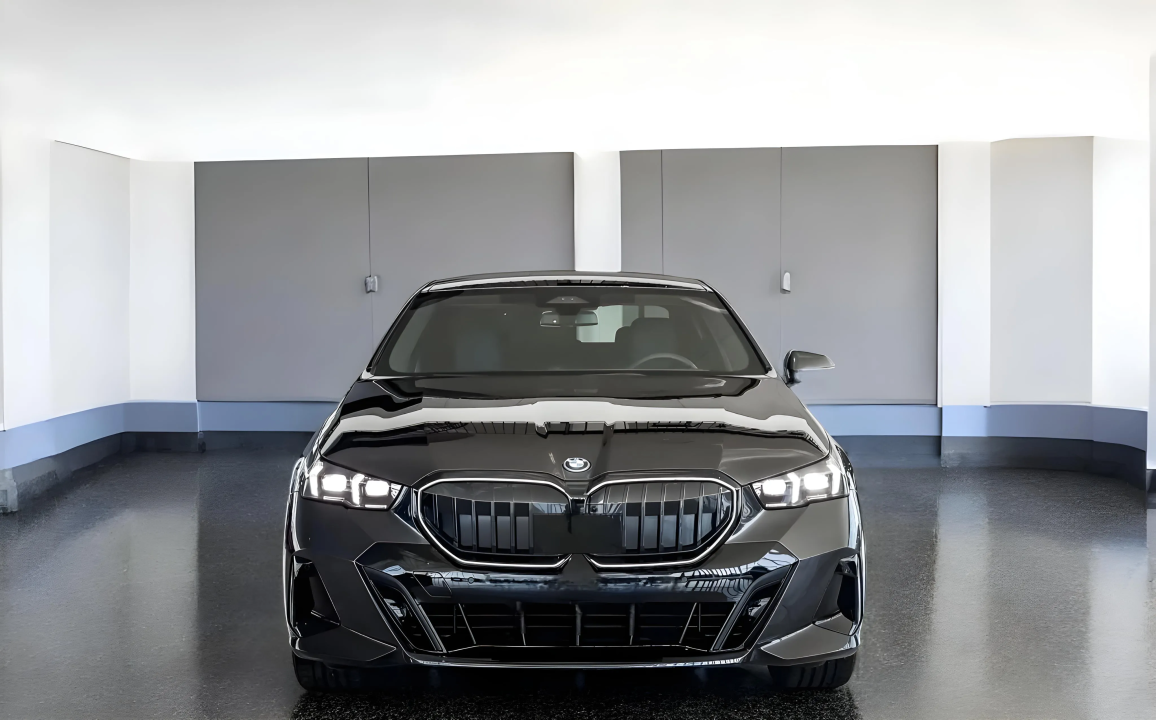 BMW Seria 5 550e xDrive M-Sport PRO (2)