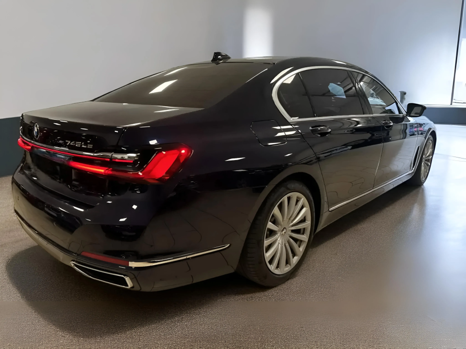 BMW Seria 7 745Le xDrive (3)