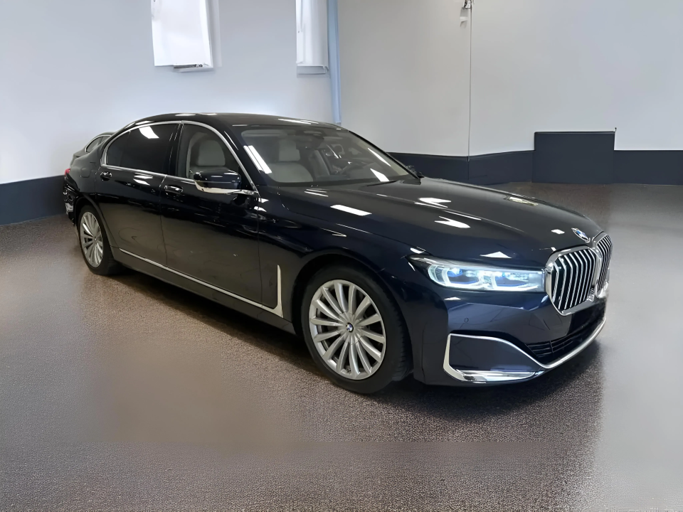 BMW Seria 7 745Le xDrive (1)