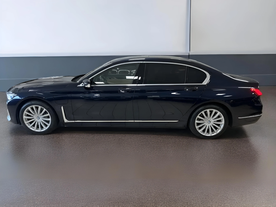 BMW Seria 7 745Le xDrive (5)