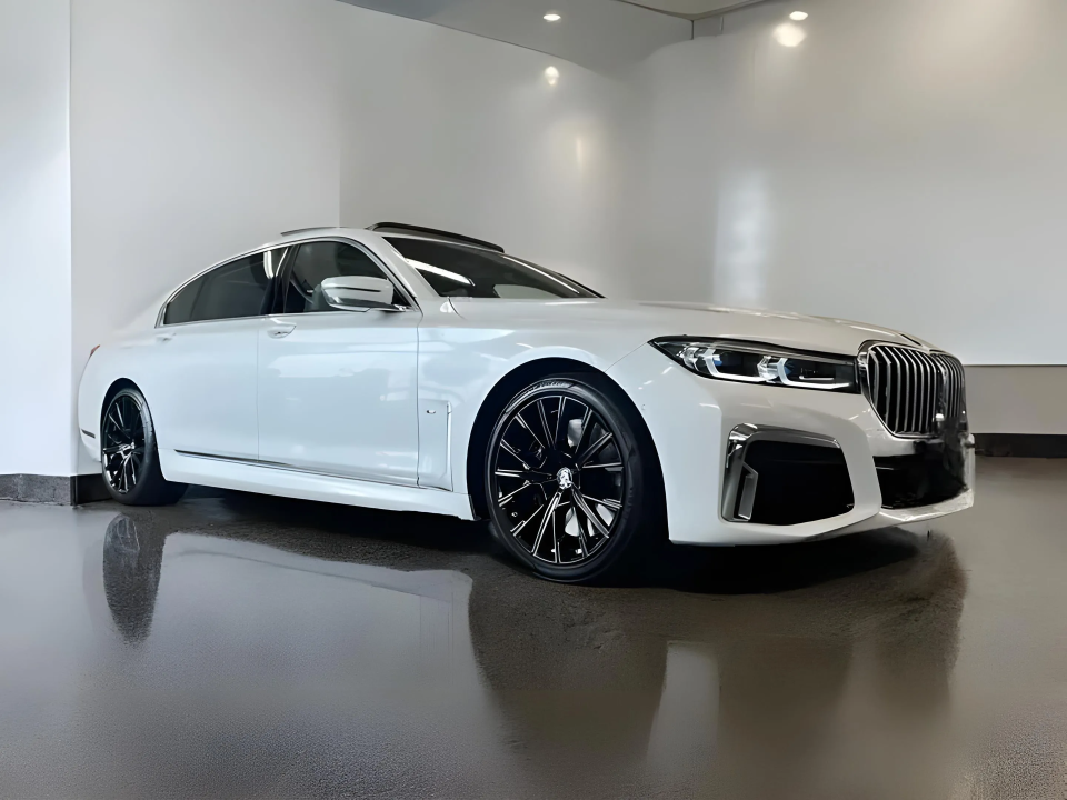 BMW Seria 7 745 Le xDrive M-Sport (1)