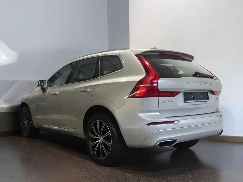 Volvo XC 60 T8 Recharge Inscription (4)