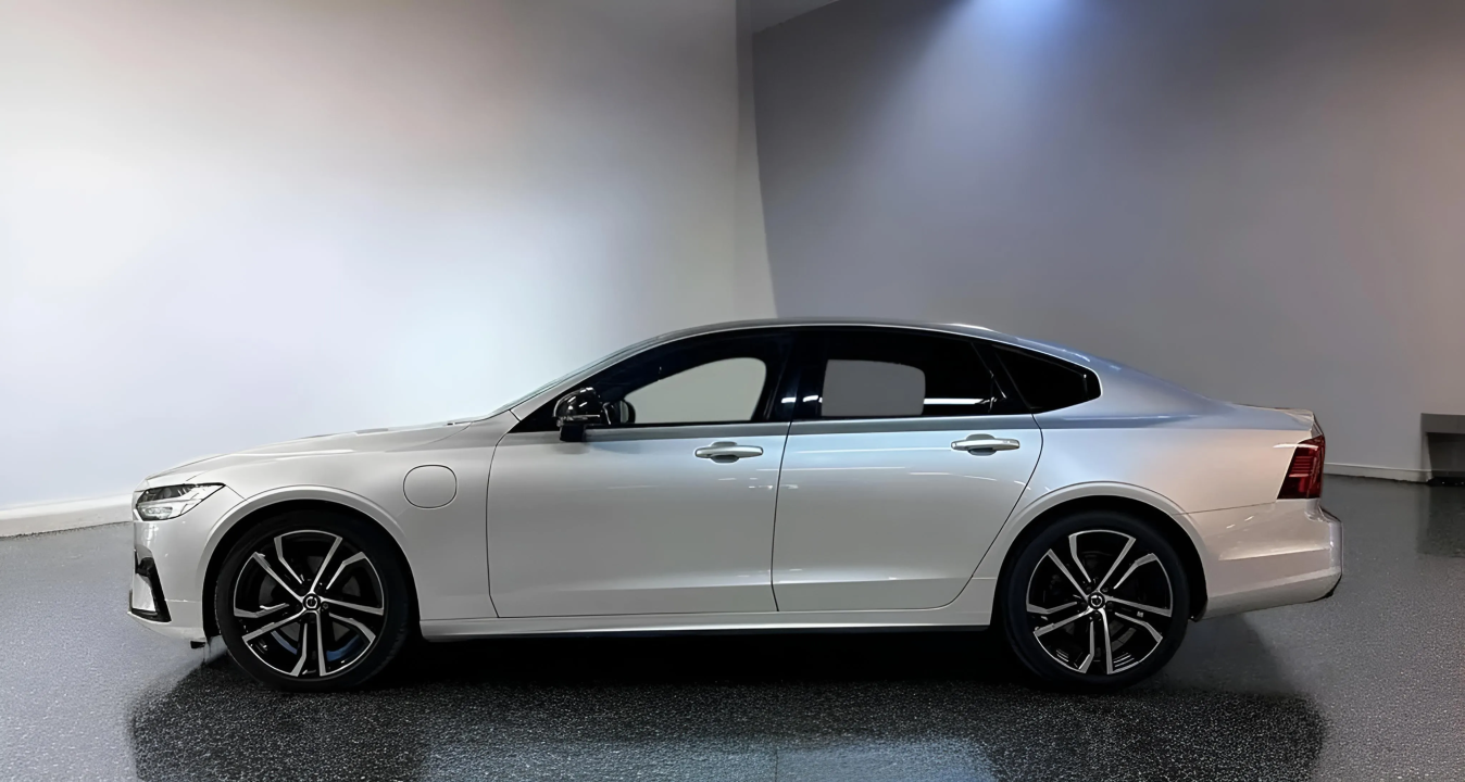 Volvo S90 T8 Recharge AWD R-Design (3)