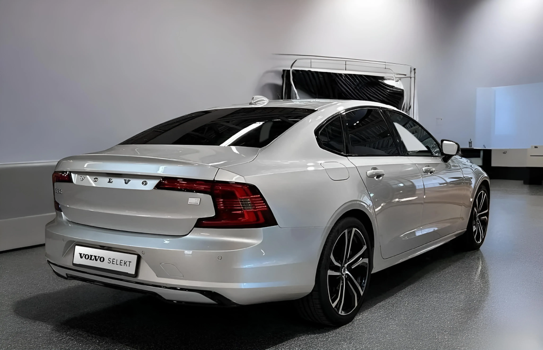 Volvo S90 T8 Recharge AWD R-Design (5)