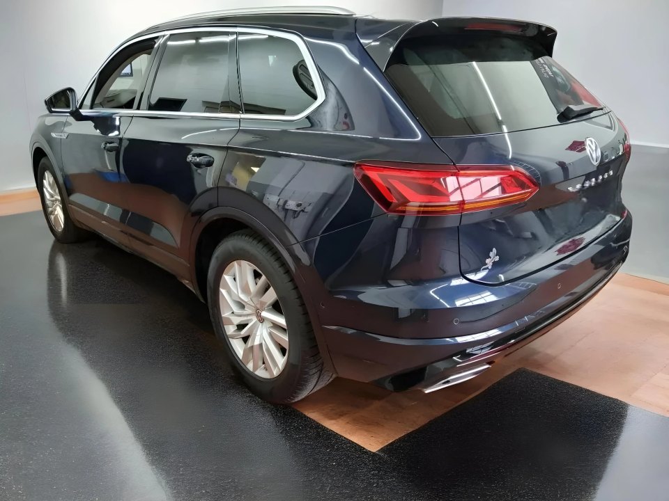 Volkswagen Touareg 3.0 TDI 4MOTION R-Line (4)