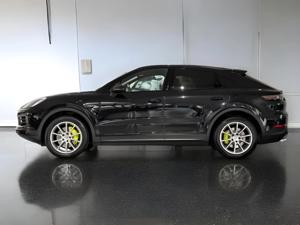 Porsche Cayenne Coupe E-Hybrid (2)