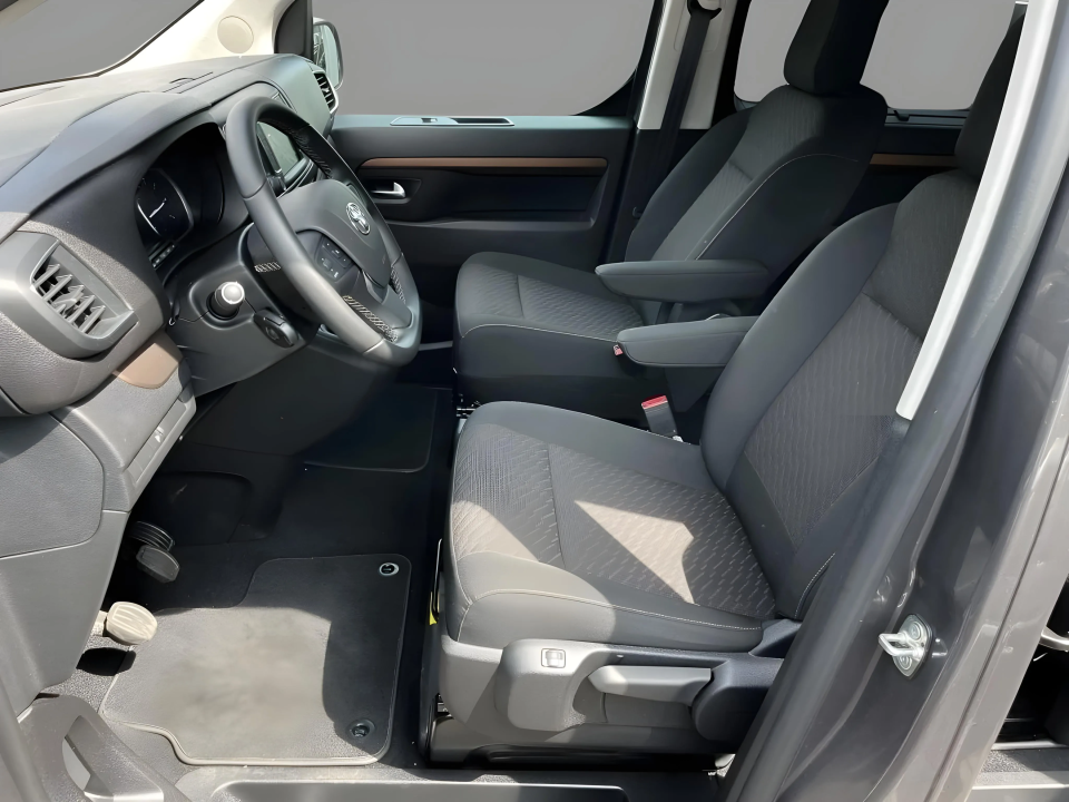 Toyota Proace Verso 2.0 D-4D L1 8 locuri (3)