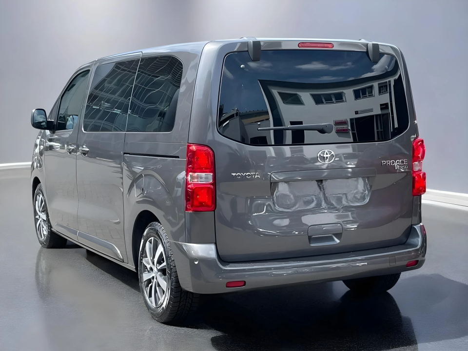 Toyota Proace Verso 2.0 D-4D L1 8 locuri (2)