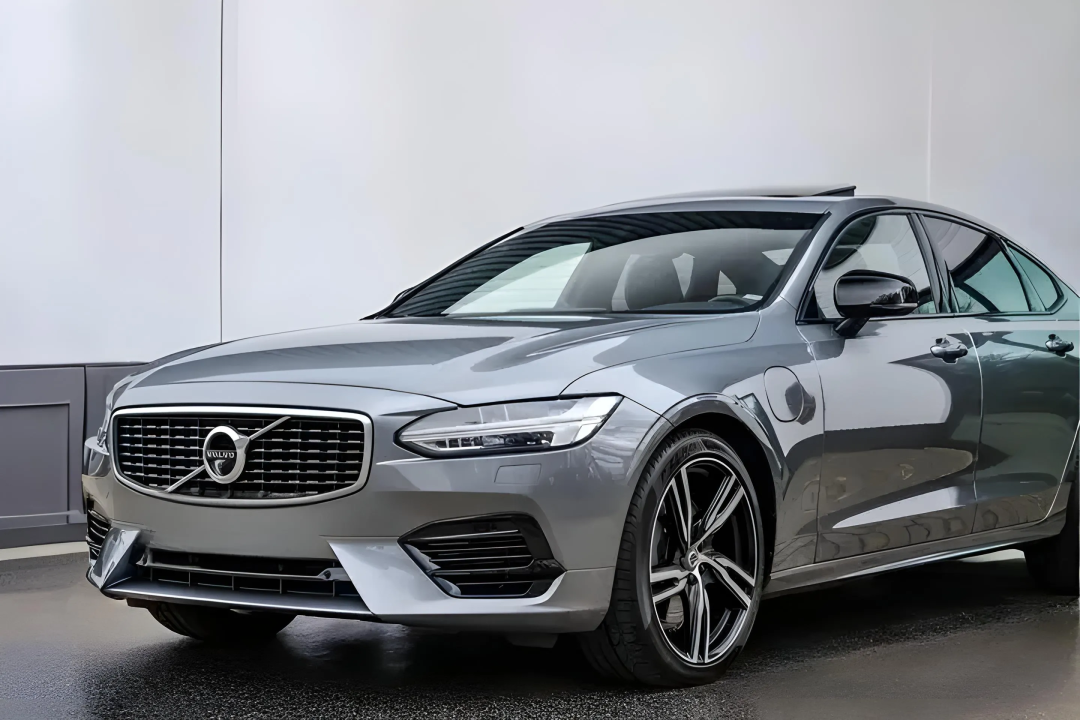 Volvo S90 2.0 T8 Recharge AWD R-Design (2)