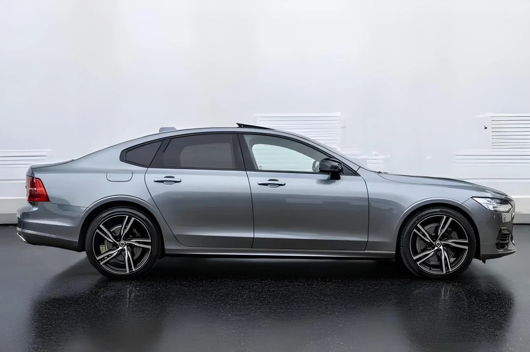 Volvo S90 2.0 T8 Recharge AWD R-Design (4)