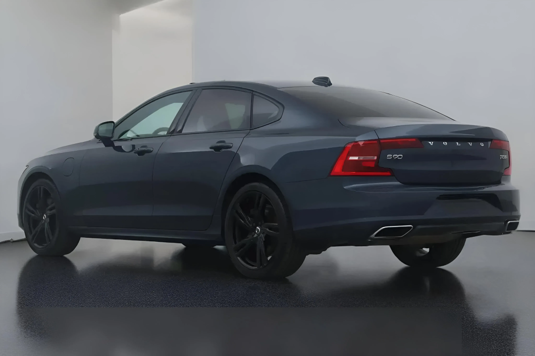 Volvo S90 T8 Recharge AWD R-Design (3)