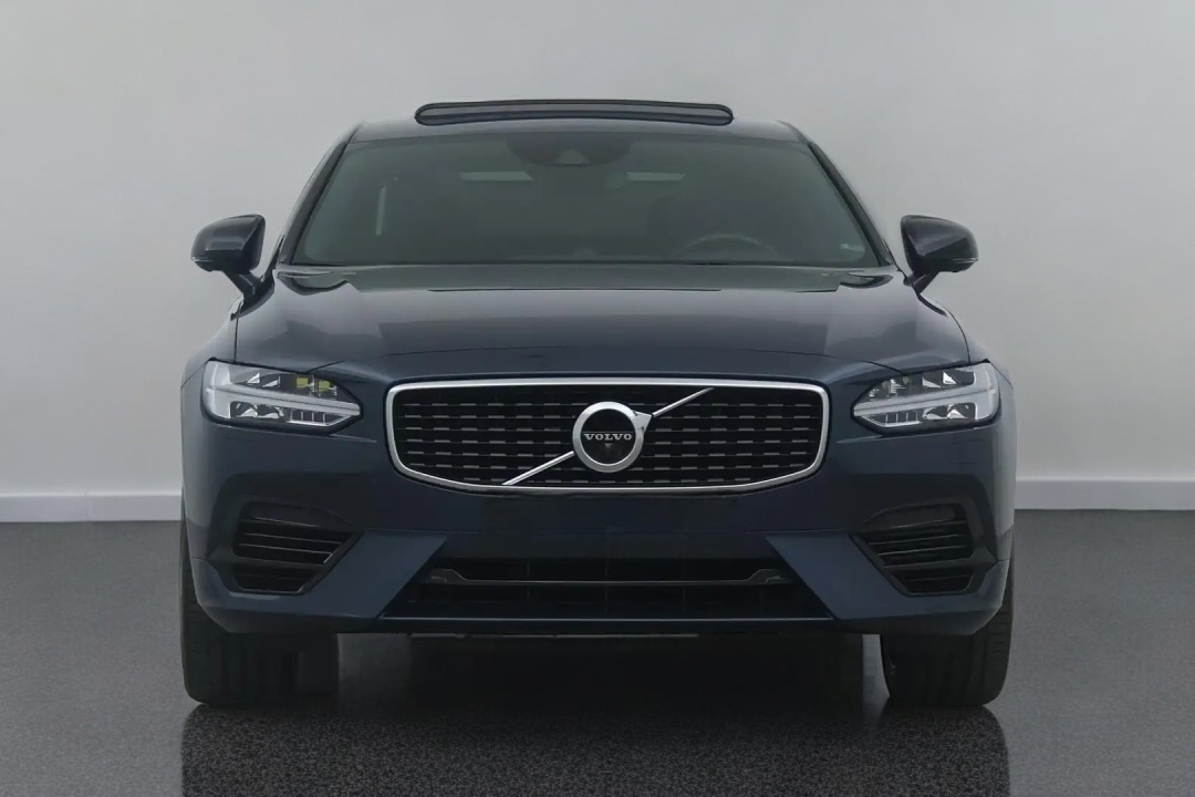 Volvo S90 T8 Recharge AWD R-Design (2)