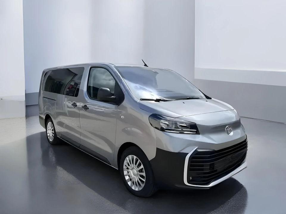 Toyota Proace Verso 2.0l Shuttle long 9 Locuri