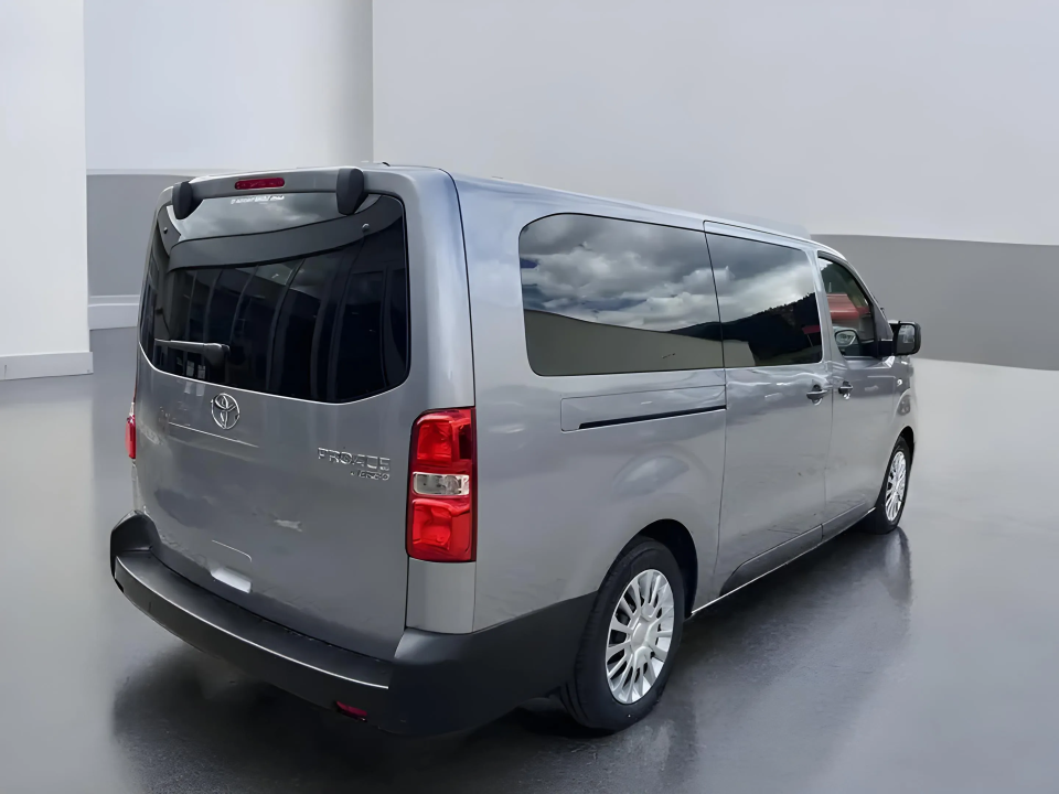 Toyota Proace Verso 2.0l Shuttle long 9 Locuri (2)