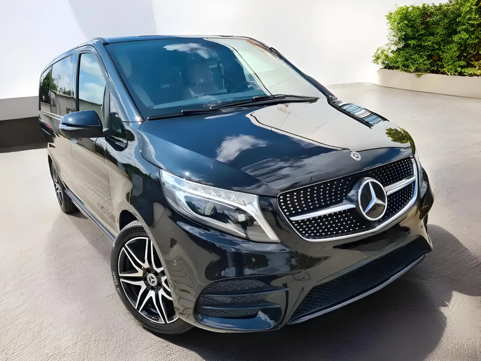 Mercedes-Benz V 300d L 4Matic AMG (1)