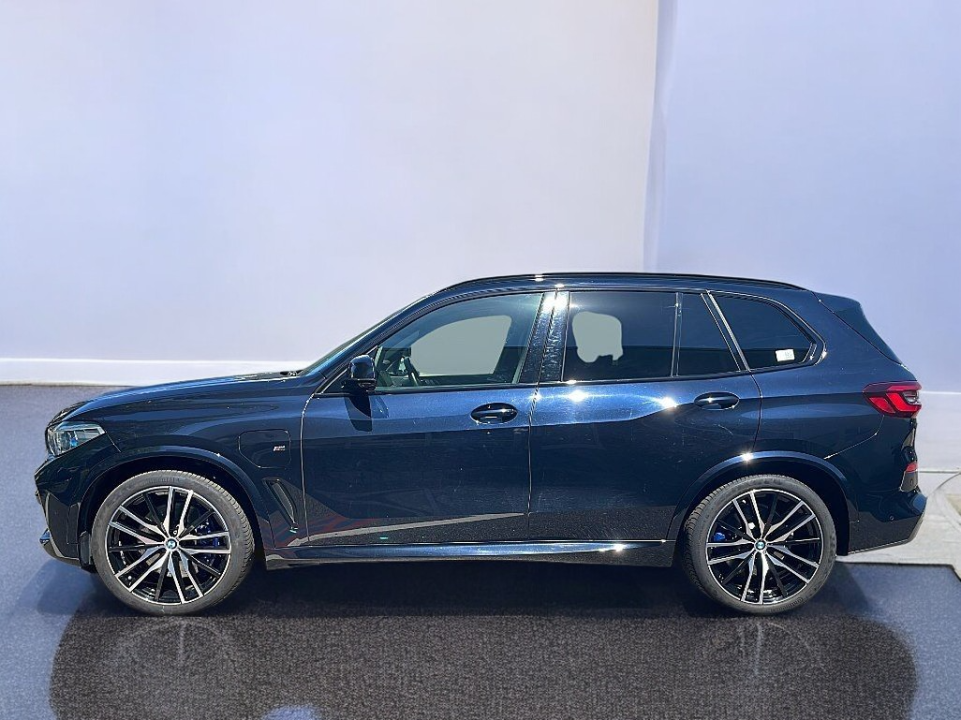 BMW X5 xDrive45e M-Sport (2)