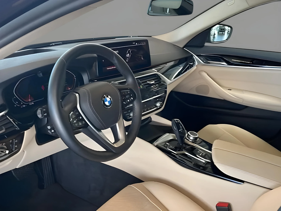 BMW Seria 5 530i xDrive Touring - foto 7