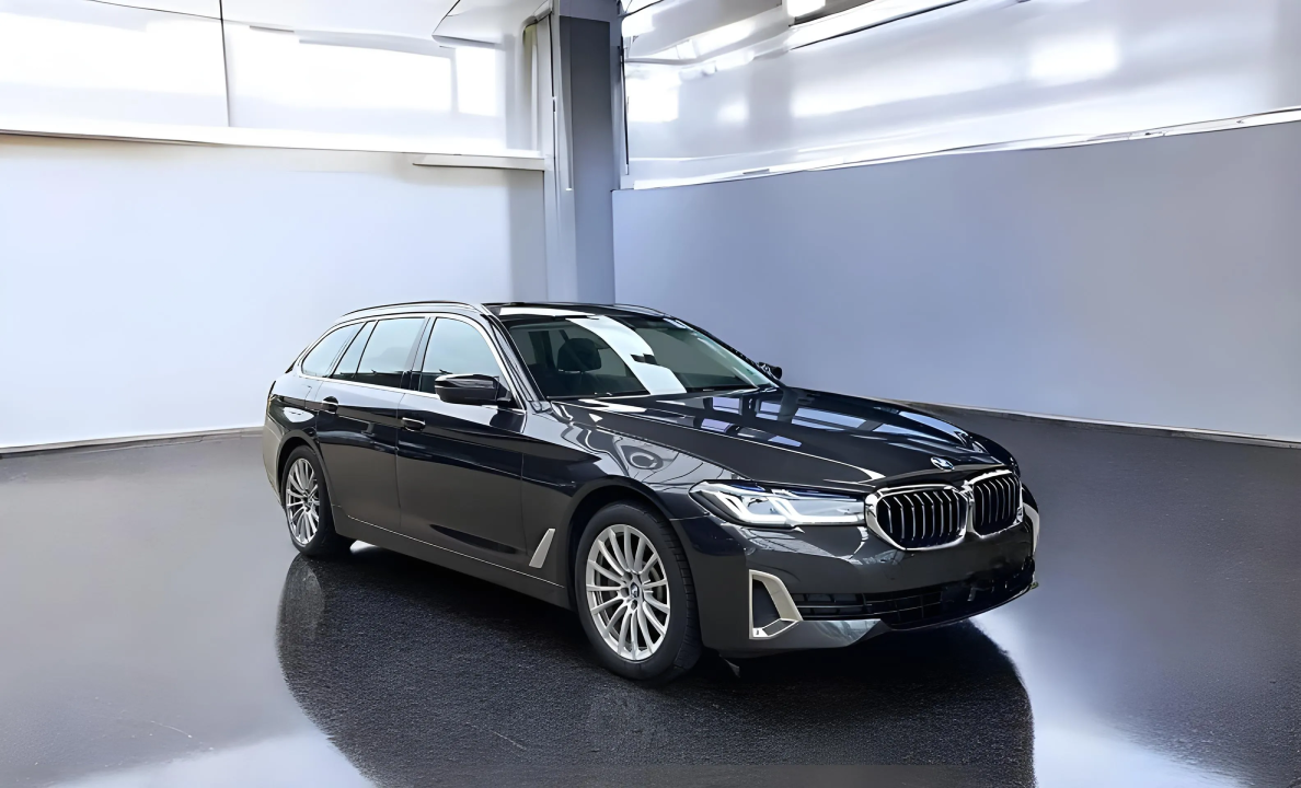 BMW Seria 5 530i xDrive Touring Luxury Line