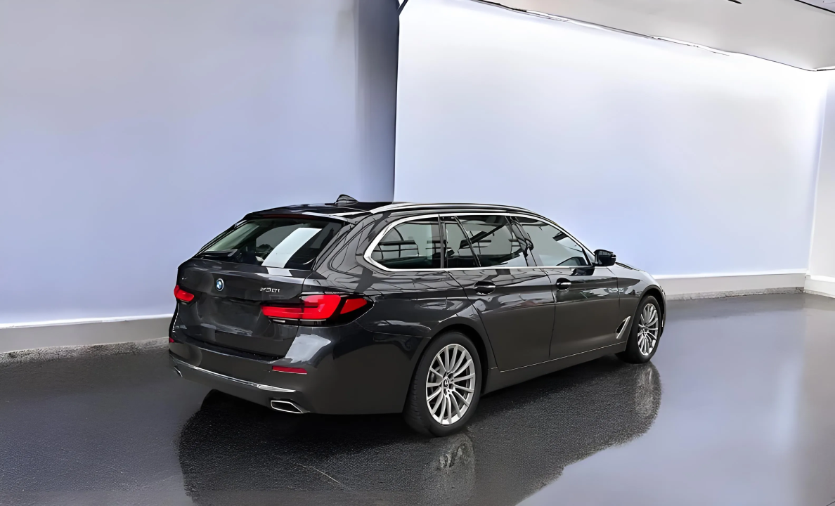 BMW Seria 5 530i xDrive Touring Luxury Line (4)