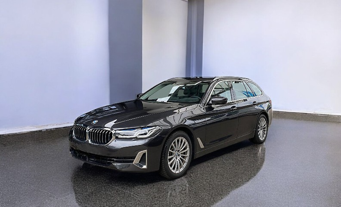 BMW Seria 5 530i xDrive Touring Luxury Line (3)