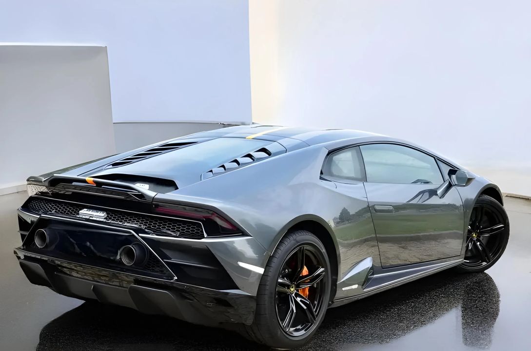 Lamborghini Huracan Coupe 5.2 Evo 610 CP (2)