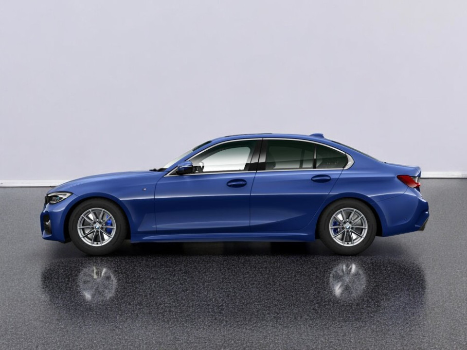 BMW Seria 3 330i M-Sport (2)