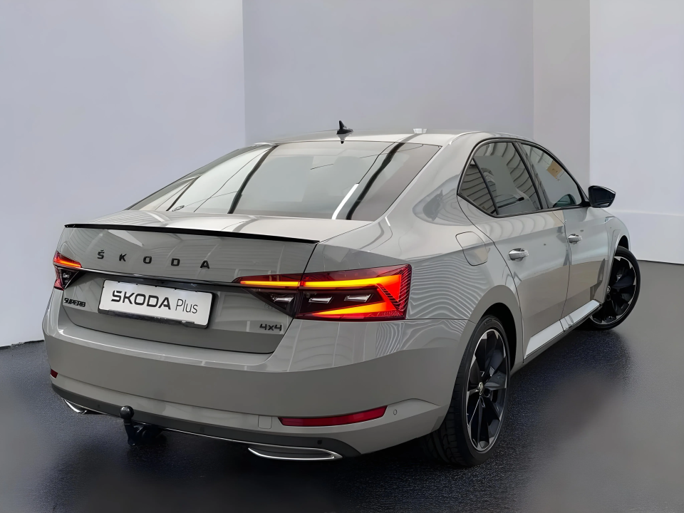 Skoda Superb 2.0TDI DSG 4x4 Sportline (2)