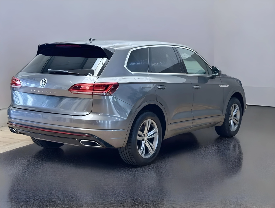 Volkswagen Touareg 3.0TDI 4MOTION R-Line (3)