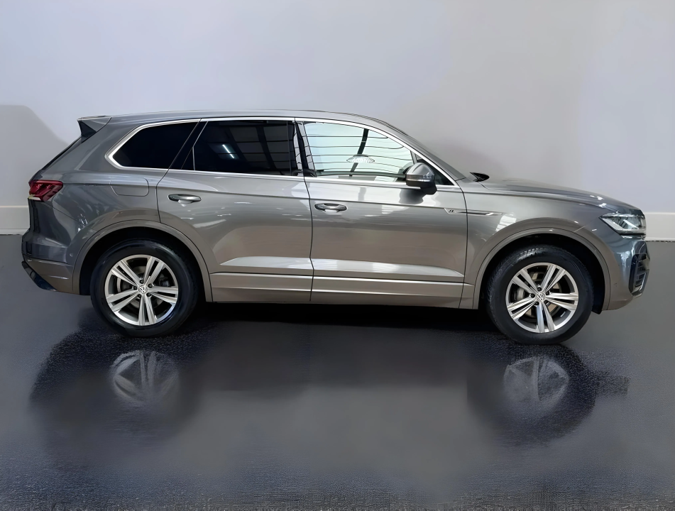 Volkswagen Touareg 3.0TDI 4MOTION R-Line (2)