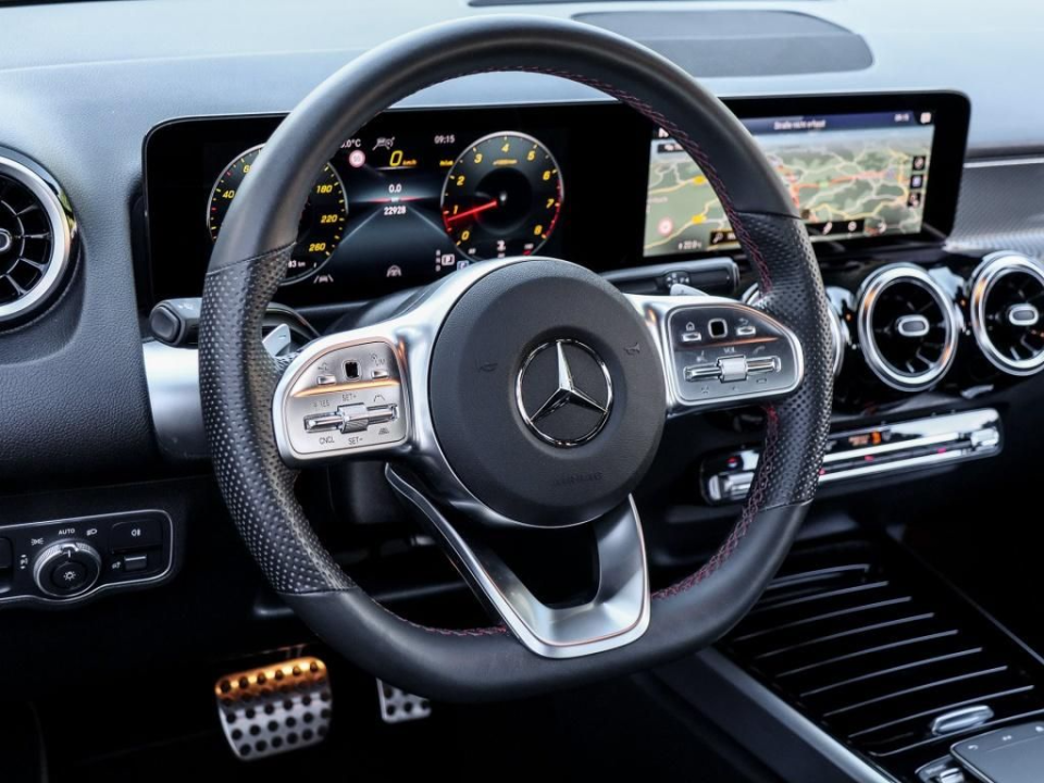 Mercedes-Benz GLB 250 4MATIC AMG Line - foto 6