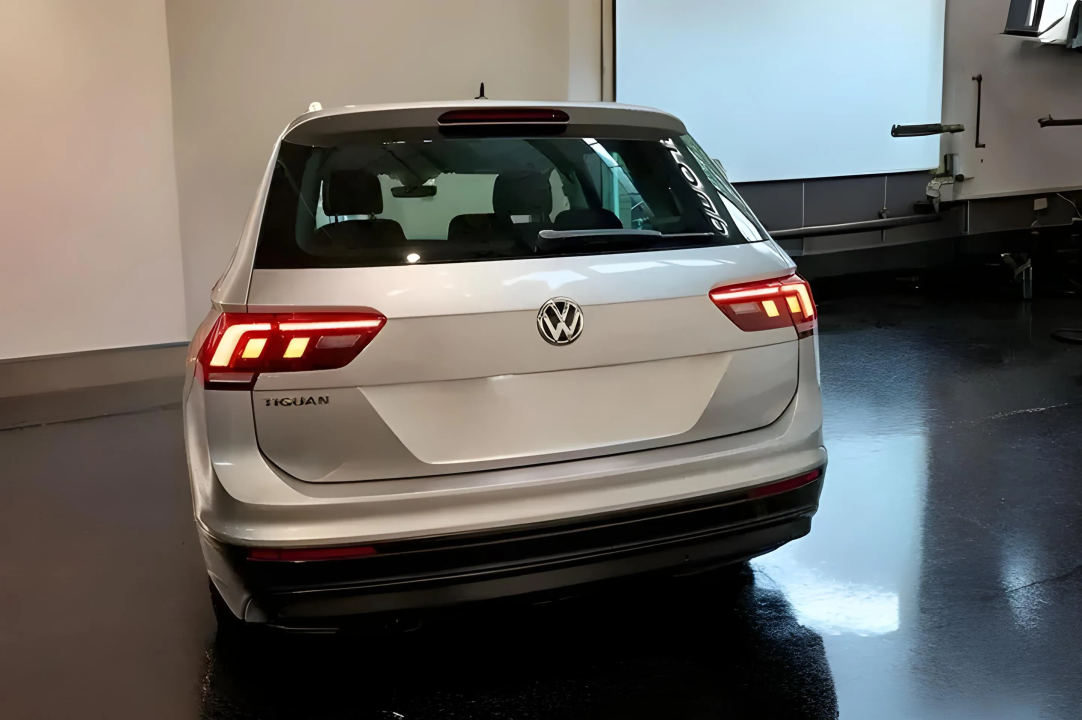 Volkswagen Tiguan 2.0 TDI SCR Business (4)