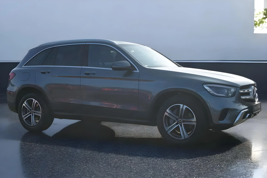 Mercedes-Benz GLC 300d 4MATIC (1)