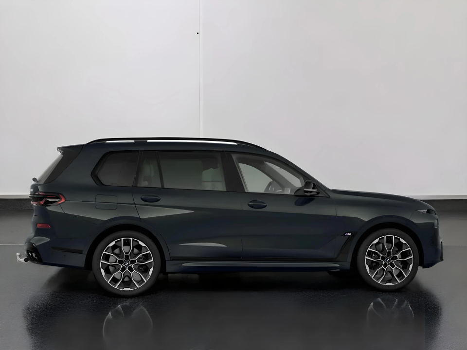 BMW X7 M60i xDrive Sport Package (2)