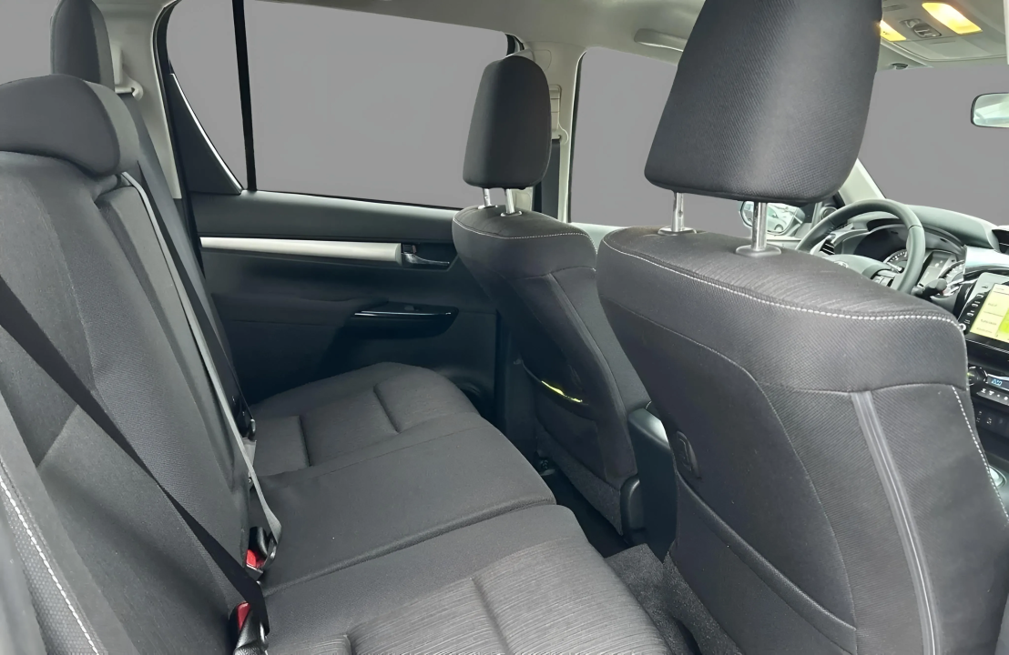 Toyota Hilux Double Cab COMFORT 4x4 - foto 13